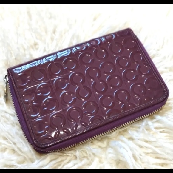 Coach embossed leather planner - Picture 3 of 12